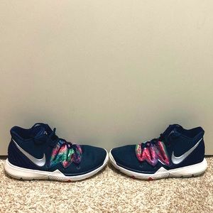 NIKE KYRIE BASKETBALL SHOES!!